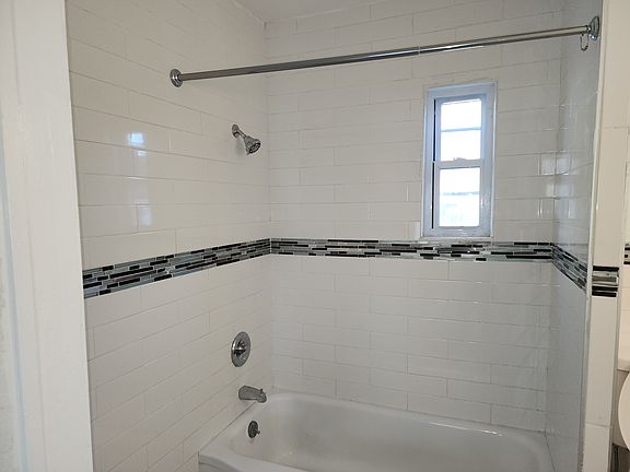 3rd image of 212 Squires Ave
