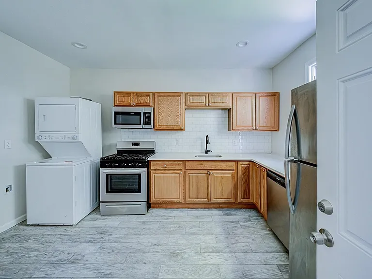 193 Clerk St #1 — Photo 2