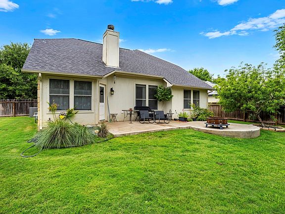 4th image of 112 Dogwood Dr