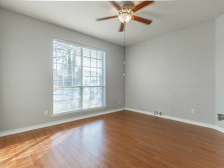 1521 Hidden Cove Ct — Photo 12