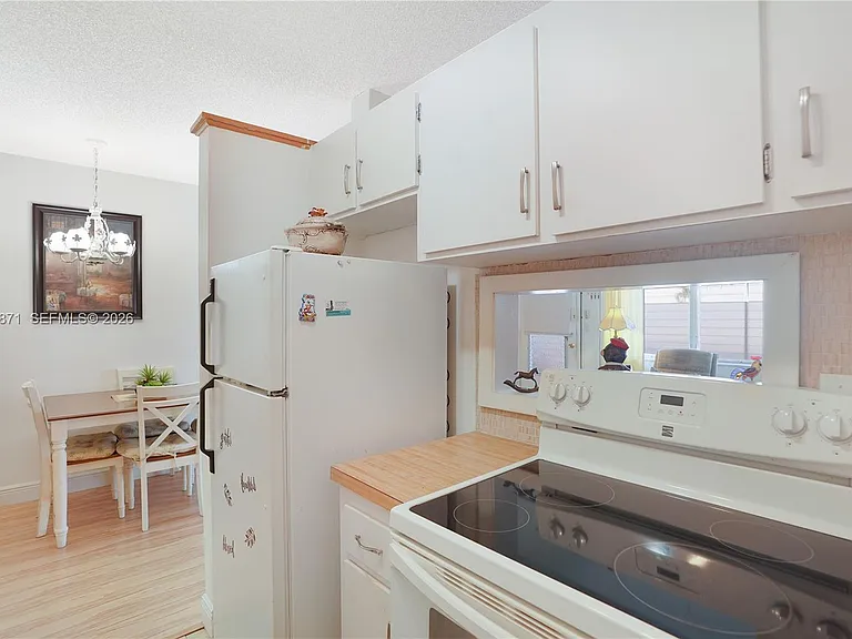 820 SW 11th Ave #18B — Photo 6