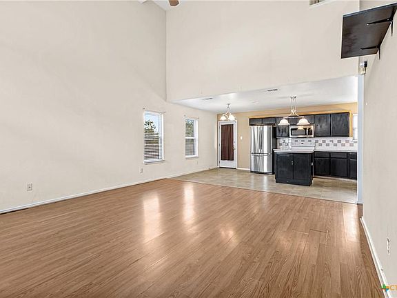 4th image of 1112 Katelyn Cir