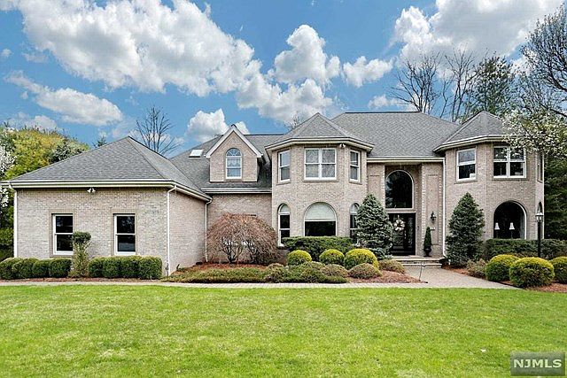 1st image of 574 Gruman Ct
