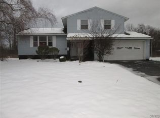 7356 Farmstead Rd, Liverpool, NY 13088