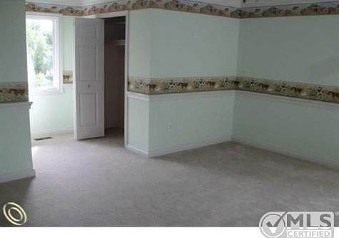713296353 Bed3.jpg