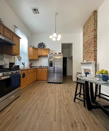 4th image of 3023 Baudin St