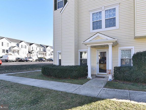 2nd image of 1422 Nutwood Ct
