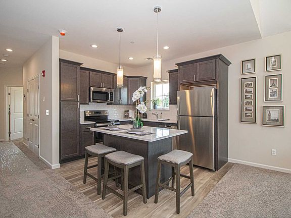 3rd image of 766 Deer Park Ave Floor 2