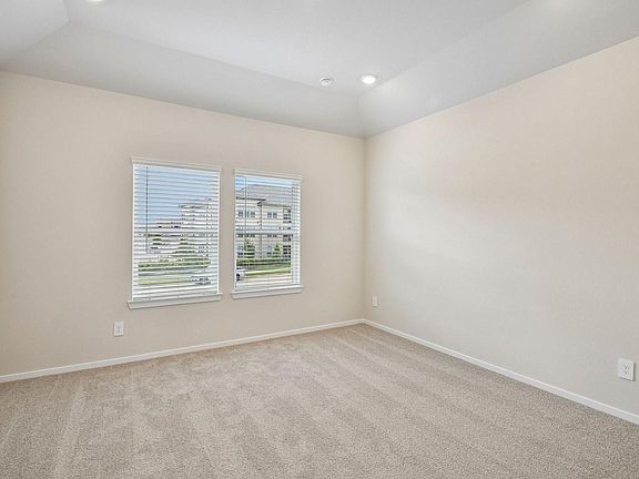 4th image of 1030 Cedar Place Ln