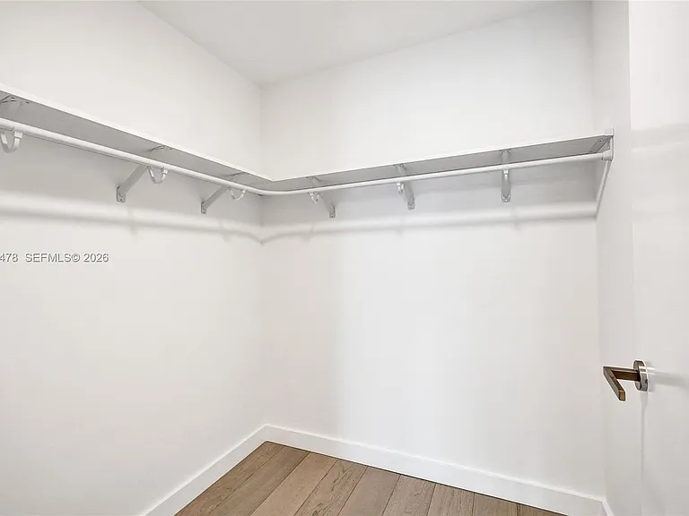 9221 E Bay Harbor Dr #210 — Photo 17