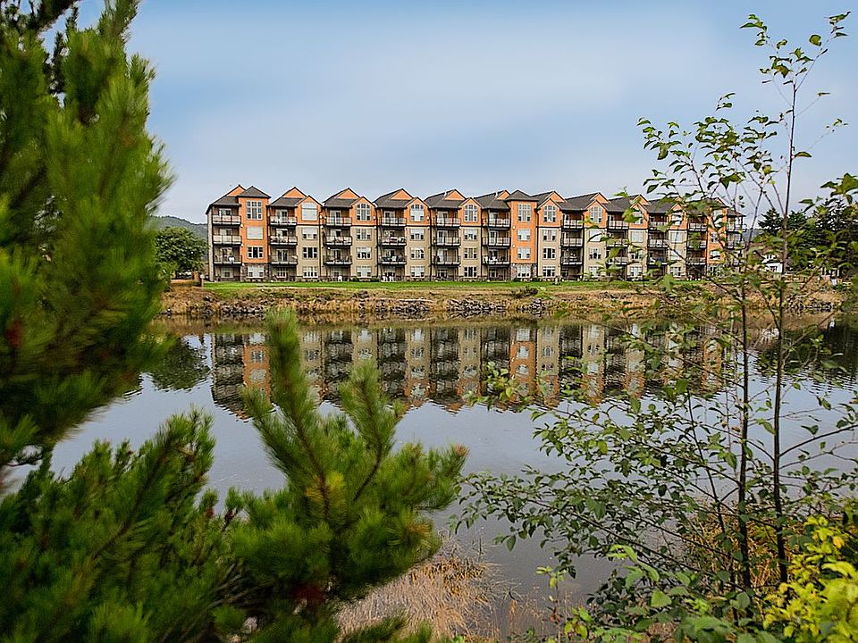 Bridgeport Condominiums