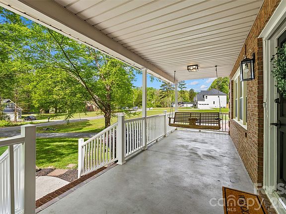 3rd image of 6002 Lake Rd