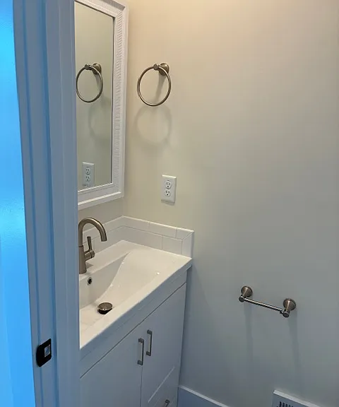 465 Union St — Photo 9