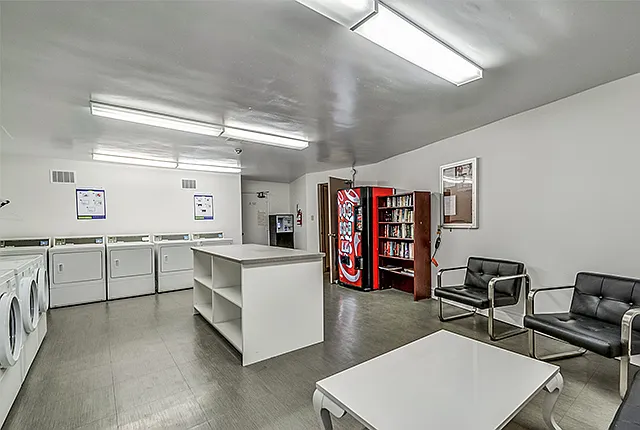 5200 Lakeshore Rd — Photo 16