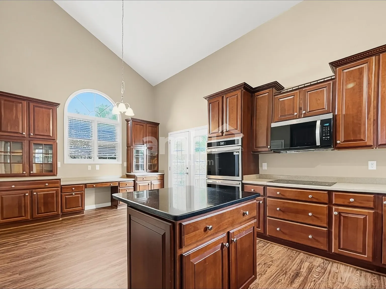 4 bed, 2.5 bath, 2884 sqft, $2,810 — Photo 3