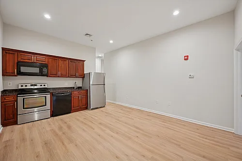 1204 Chestnut St Photo 1