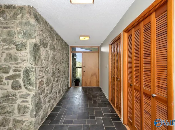 1401 Cass Cir SE, Huntsville, AL 35801