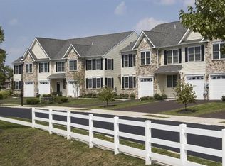 31 Woodspring Cir, Sellersville, PA 18960