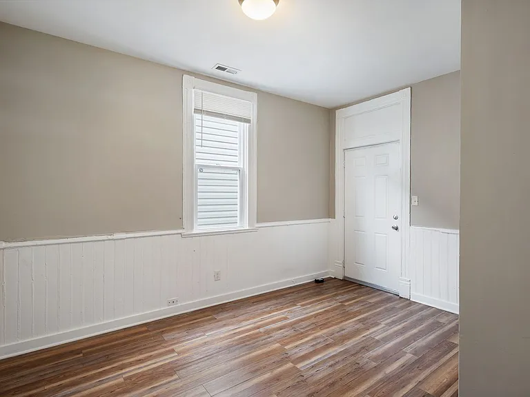 638 E Ormsby Ave — Photo 12