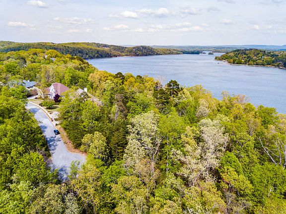 4th image of 2116 River Bluff Dr