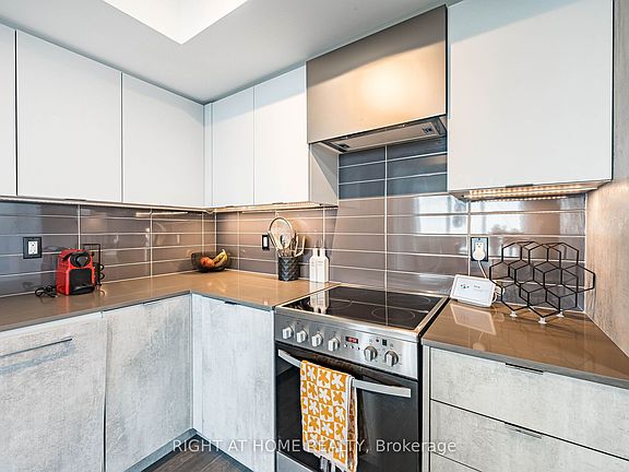 5th image of 30 Gibbs Rd #1309