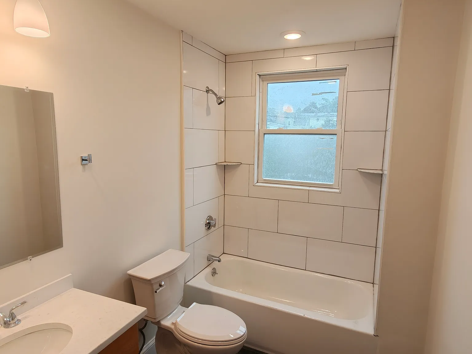 1 bed, 1.0 bath, 450 sqft, $1,900 — Photo 3