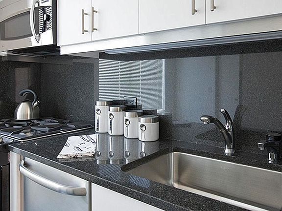 4th image of 350 E 79th St APT 15A