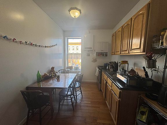 3rd image of 638 Park Pl APT 2A
