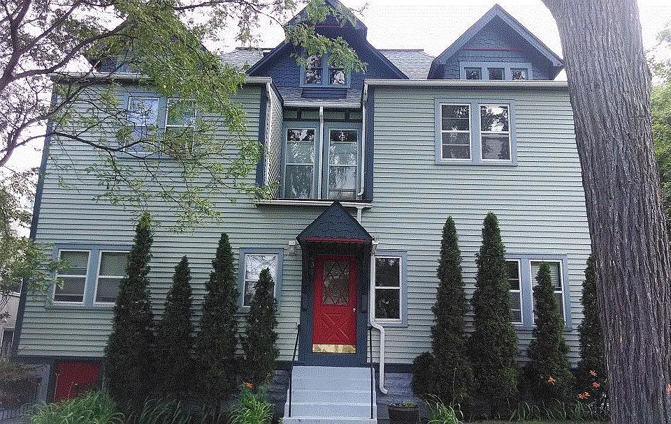 1st image of 400 6th St SE APT 4