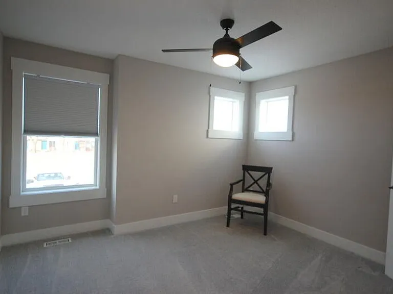 1218 S Linn St — Photo 18