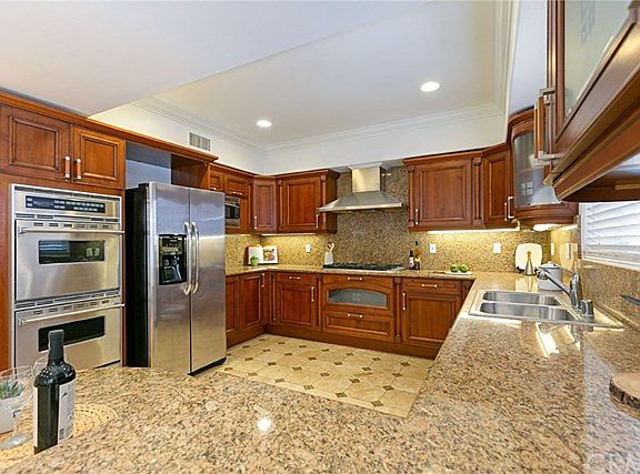 5th image of 11910 Goshen Ave APT 4
