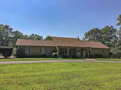 45 Bellows Pond Rd, Hampton Bays, NY, 11946