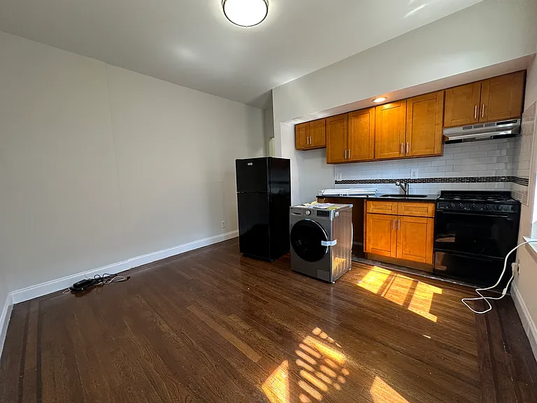 45-19 42nd St #3E — Photo 3
