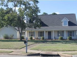 6108 Clearbrook Dr, Northport, AL 35473