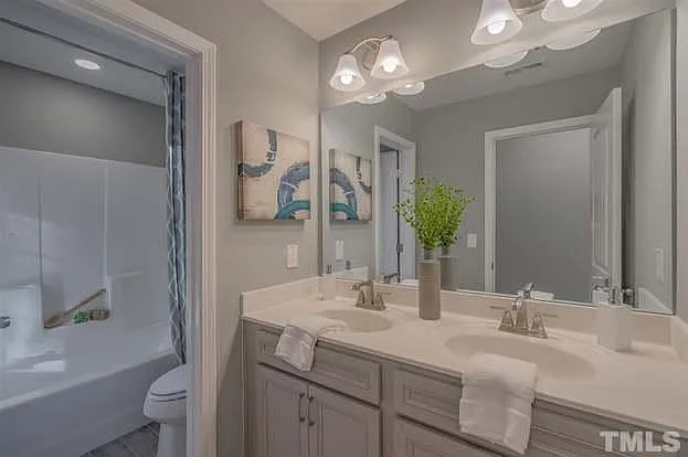 1009 Brennan Green Ct #1009 — Photo 11