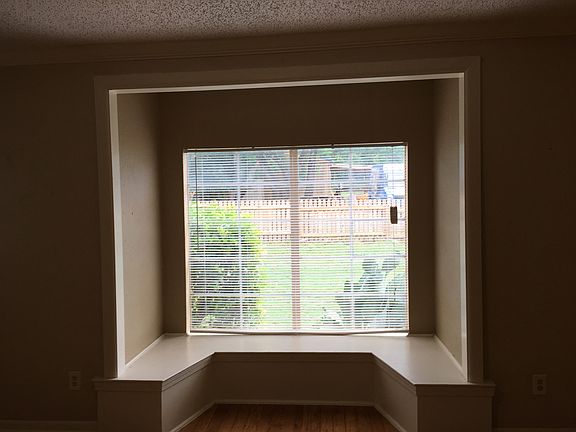 4th image of 2502 De Soto Dr