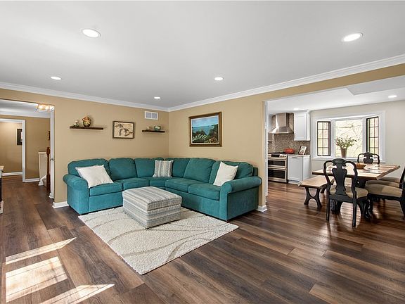 4th image of 201 Hemlock Dr