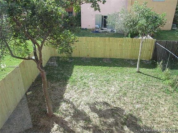 4th image of 860 SW 6th Ave