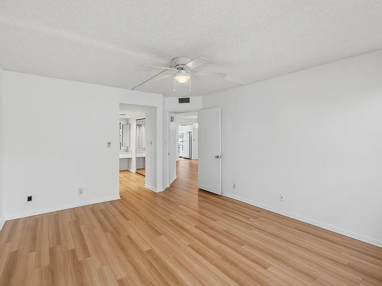 1501 Cayman Way #1501C4 — Photo 10