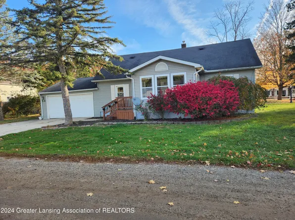 301 Elm St, Grand Ledge, MI 48837