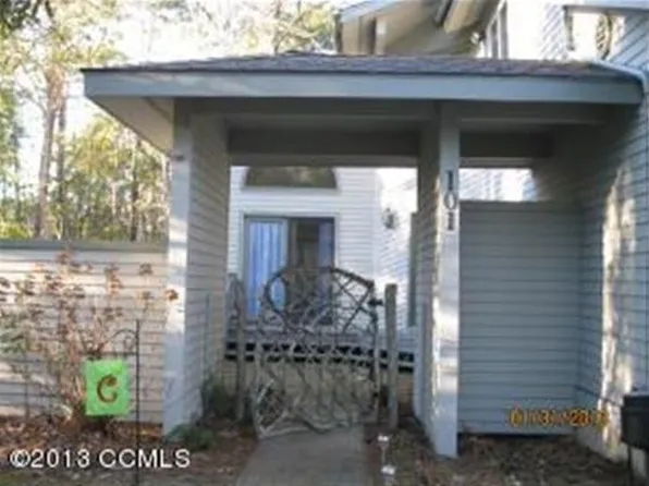 101 E Fairway Dr, Morehead City, NC 28557