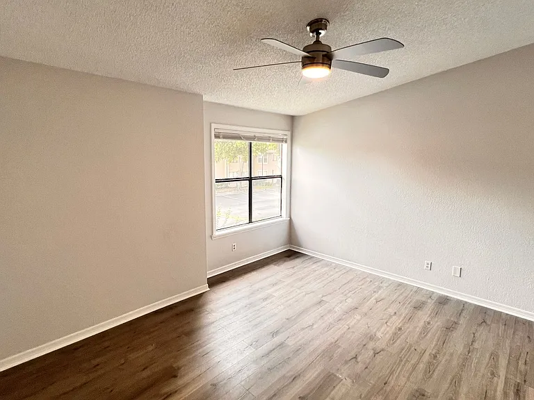 3043 Antique Oaks Cir #170 — Photo 26