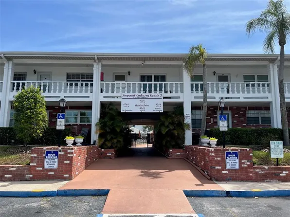 4746 Azalea Dr APT 110, New Port Richey, FL 34652