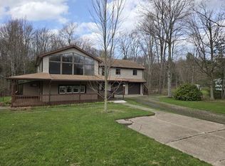 1590 Lee Rd, Waterford, PA 16441