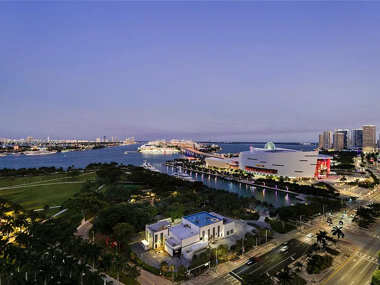 1000 Biscayne Blvd #2402 — Photo 11