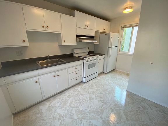 4th image of 116 Locksley Ave #4
