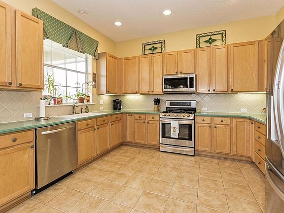 4th image of 1195 Eagle Point Dr