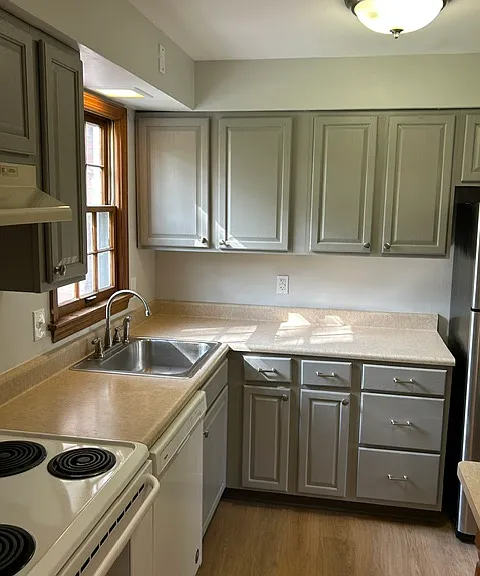 412 Anawanda Ave — Photo 1