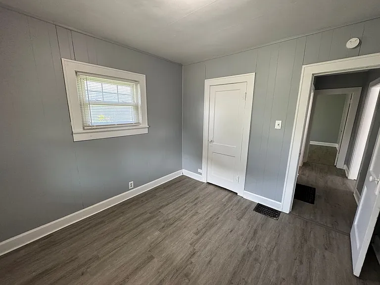 1529 Dawson St — Photo 7