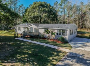 13611 McIntosh Dr, Dade City, FL 33525